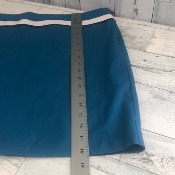 IZOD XFG Cool FX Skort 16 - Picture 10 of 12